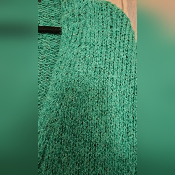 STRUT & BOLT Green Wool blend slouchy cardigan. Size M - Picture 9 of 11